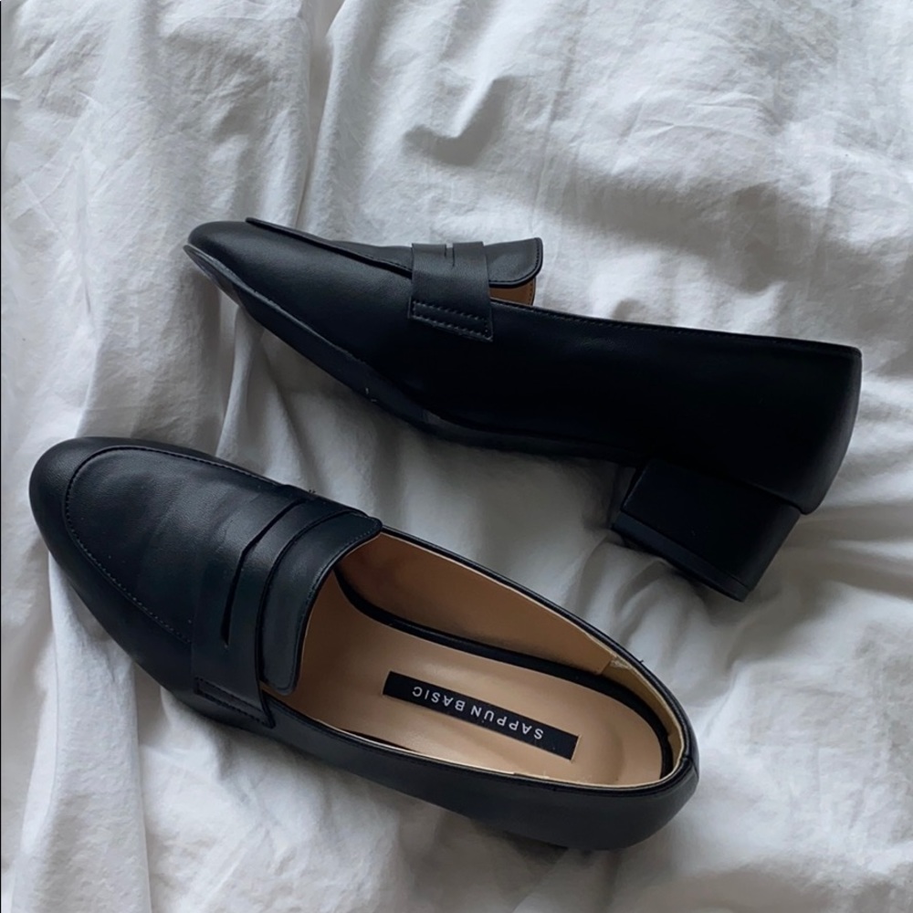 CLASSIC PENNY LOAFERS - NEVER WORN